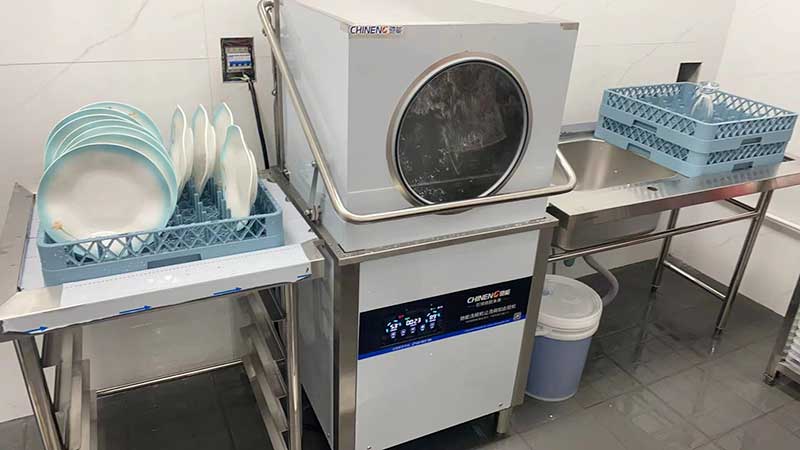 Hood Type Dishwasher: Reduce Labor Costs in Restaurant Kitchens